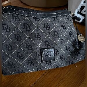 Dooney & Bourke Black/grey Exterior with Pink Lined small but roomy bag